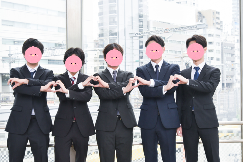 5名の集合写真